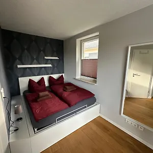 Stadtvilla In 7 Personen 3 Schlafzimmer 2 Baeder Garten Und Terrasse Zentral Gelegen Messe Innenstadt Seen Leipzig
